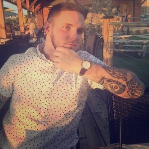 Polka dotted short sleeve